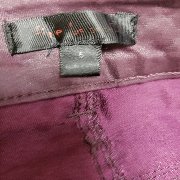 Womens Jeans Size 5 Burgundy Skinny Tappered Leg Mid Rise Coated - Picture 7 of 10